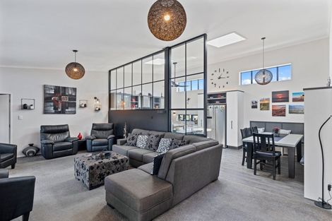 Photo of property in 46 Kent Avenue, Waitarere Beach, Levin, 5510