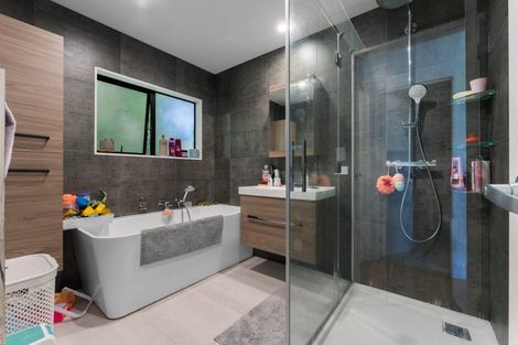 Photo of property in 12b Kimberly Grove, Greenhithe, Auckland, 0632