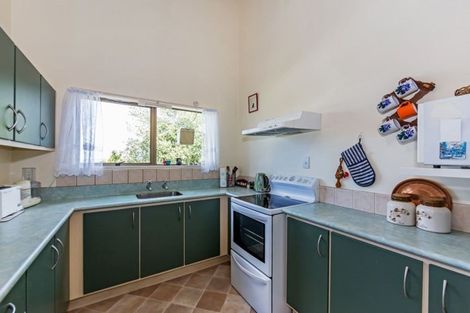 Photo of property in 906 Whangaparaoa Road, Manly, Whangaparaoa, 0930