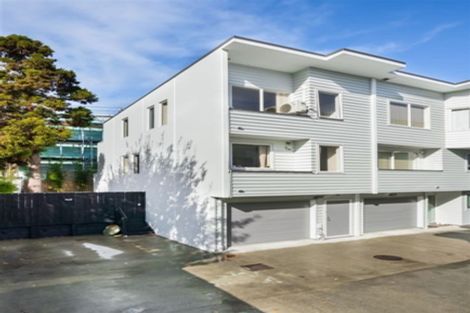 Photo of property in 6/6 Islington Avenue, New Lynn, Auckland, 0600