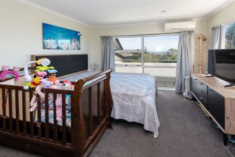 Photo of property in 2/130 Sandspit Road, Shelly Park, Auckland, 2014