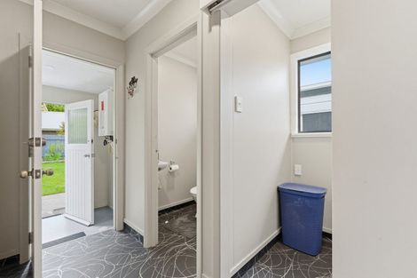 Photo of property in 114 Pahiatua Street, Hokowhitu, Palmerston North, 4410