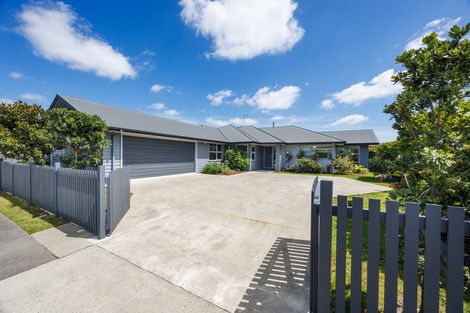 Photo of property in 49 Rodeo Drive, Kelvin Grove, Palmerston North, 4414