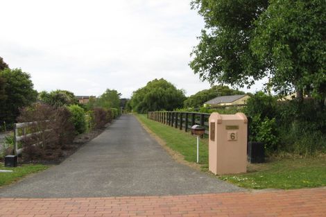 Photo of property in 6 Buttercup Place, Waimauku, 0812