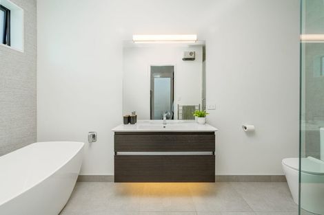 Photo of property in 29 Weston Road, St Albans, Christchurch, 8052