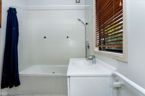 Photo of property in 34 Unsworth Drive, Unsworth Heights, Auckland, 0632