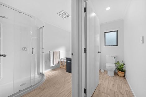 Photo of property in 1 Molesworth Street, Carterton, 5713