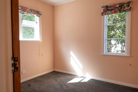 Photo of property in 43 Tannadyce Street, Strathmore Park, Wellington, 6022