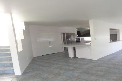 Photo of property in 21 Renoir Street, West Harbour, Auckland, 0618