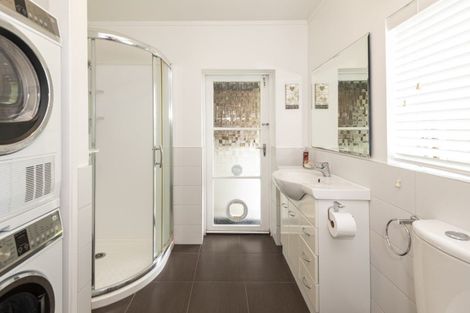 Photo of property in 2/188 Clovelly Road, Bucklands Beach, Auckland, 2012