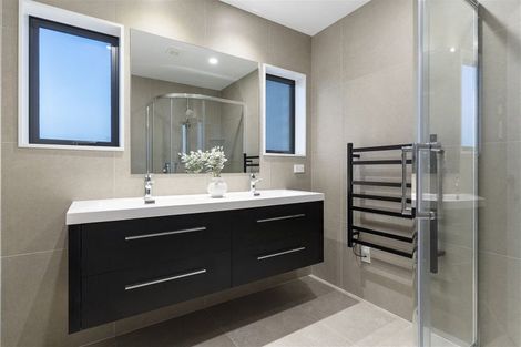 Photo of property in 4 Moki Place, Long Bay, Auckland, 0630