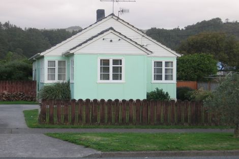 Photo of property in 114 Molesworth Street, Taita, Lower Hutt, 5011