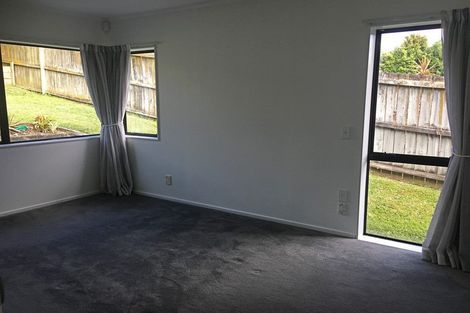 Photo of property in 62 Golfland Drive, Golflands, Auckland, 2013