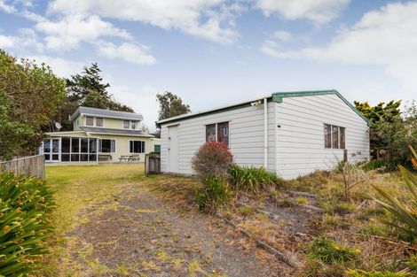 Photo of property in 111 Koputara Road, Himatangi Beach, Foxton, 4891