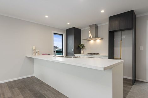 Photo of property in 72 Atlantic Drive, Fitzherbert, Palmerston North, 4410