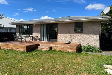 Photo of property in 135 Avonhead Road, Avonhead, Christchurch, 8042