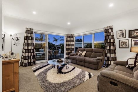 Photo of property in 33 Excelsa Place, Papamoa Beach, Papamoa, 3118