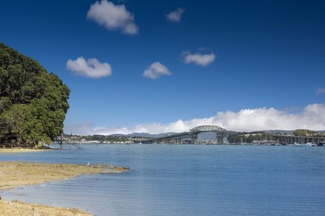 Photo of property in 15a Beresford Street, Bayswater, Auckland, 0622