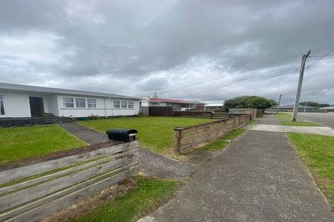 Photo of property in 6 Bartholomew Road, Levin, 5510