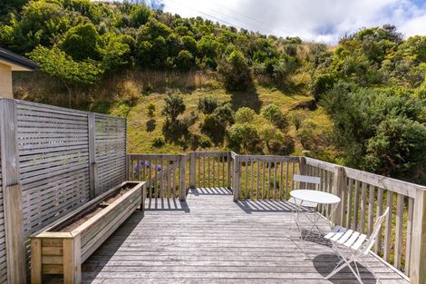 Photo of property in 18 Erlestoke Crescent, Churton Park, Wellington, 6037