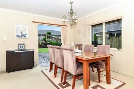 Photo of property in 31 Cairns Crescent, Rototuna, Hamilton, 3210