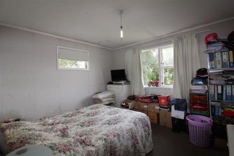Photo of property in 17 Temuri Place, Glendene, Auckland, 0602