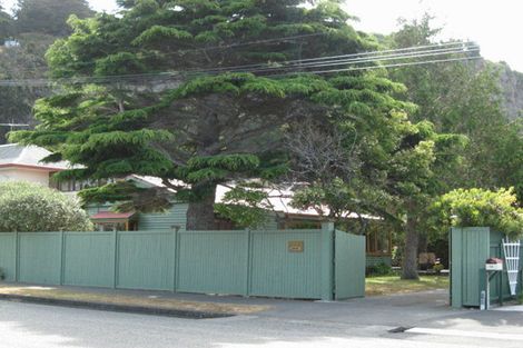 Photo of property in 18 Taupata Street, Redcliffs, Christchurch, 8081