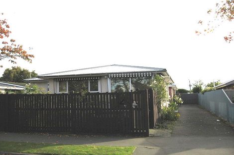 Photo of property in 2/7 Ashfield Place, Ilam, Christchurch, 8041