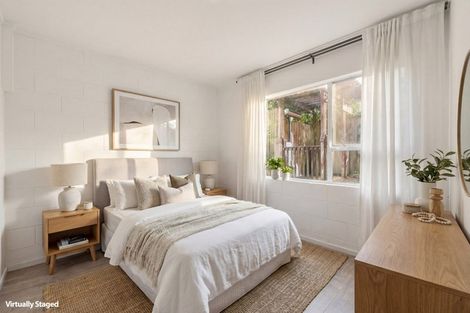 Photo of property in 3/52 Fruitvale Road, New Lynn, Auckland, 0600