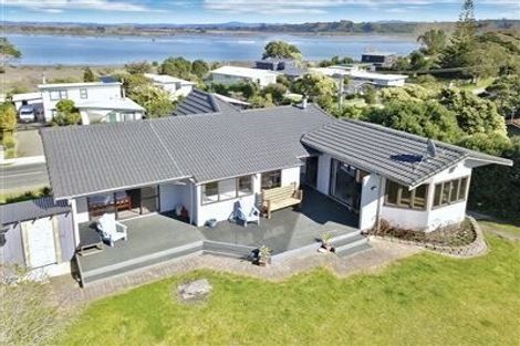 Photo of property in 575 Pukehina Parade, Pukehina, Te Puke, 3189