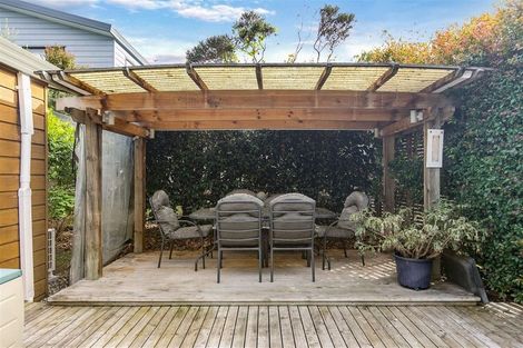 Photo of property in 2/6 Fernlea Rise, Bayview, Auckland, 0629