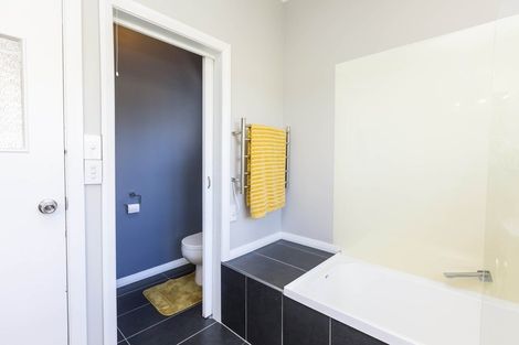 Photo of property in 2 Oxford Crescent, Ebdentown, Upper Hutt, 5018