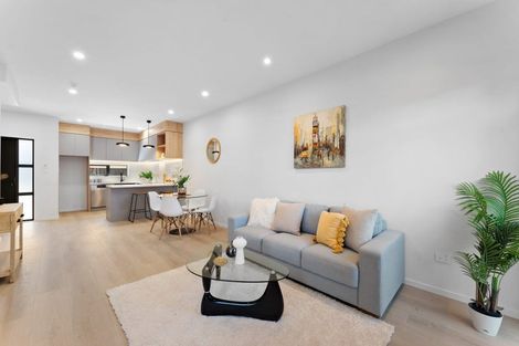 Photo of property in 729 Massey Road, Mangere, Auckland, 2022