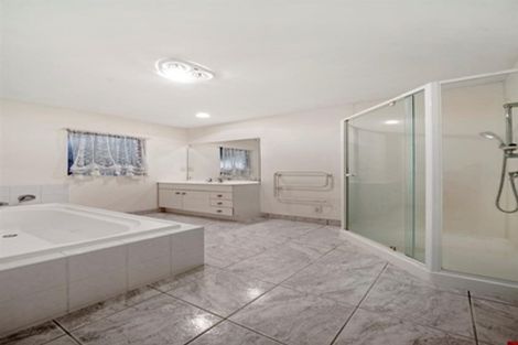 Photo of property in 1/27 Tumbridge Place, Somerville, Auckland, 2014