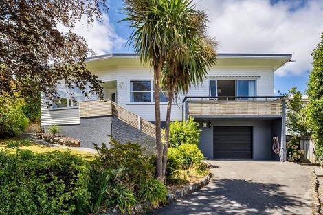 Photo of property in 34 Ranui Terrace, Tawa, Wellington, 5028
