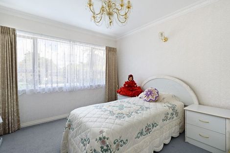 Photo of property in 16 Waimanu Bay Drive, Te Atatu Peninsula, Auckland, 0610