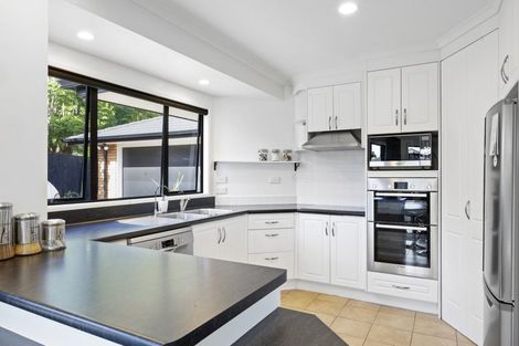 Photo of property in 10a Long Place, Frankleigh Park, New Plymouth, 4310