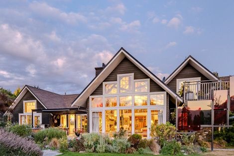 Photo of property in 270 Beacon Point Road, Wanaka, 9305