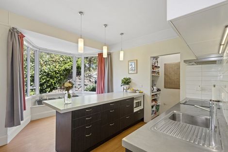 Photo of property in 19 Macmillan Avenue, Cashmere, Christchurch, 8022