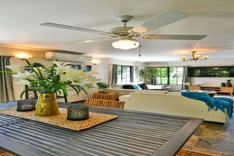 Photo of property in 14 Cameron Place, Drury, 2113