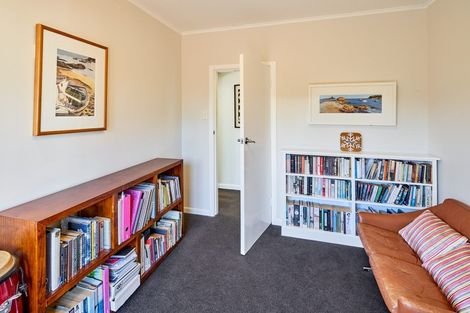 Photo of property in 15 Kowhai Street, Eastbourne, Lower Hutt, 5013