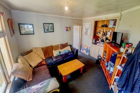 Photo of property in 21 Main Road, Tuatapere, 9620