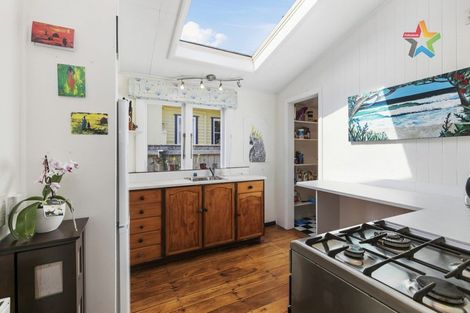 Photo of property in 17 Pirie Crescent, Moera, Lower Hutt, 5010