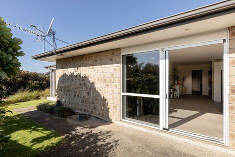 Photo of property in 15 Parkland Rise, Omokoroa, 3114