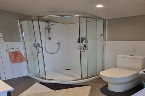 Photo of property in 1/61 Black Rock Road, Newlands, Wellington, 6037