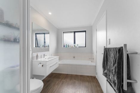 Photo of property in 8 Wai Huri Place, Omokoroa, 3114