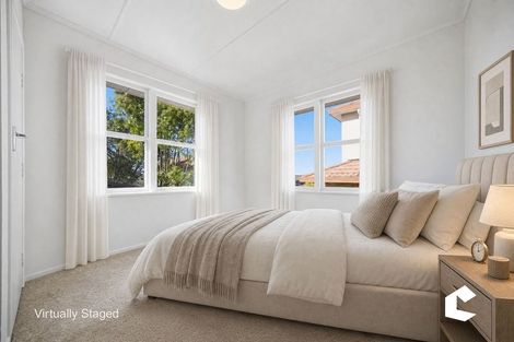 Photo of property in 194 Chivalry Road, Glenfield, Auckland, 0629