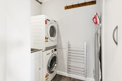 Photo of property in 9 Balmain Street, Newlands, Wellington, 6037