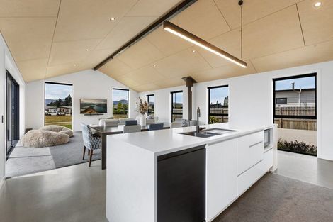 Photo of property in 3 Pepperwood Green, Albert Town, Wanaka, 9305