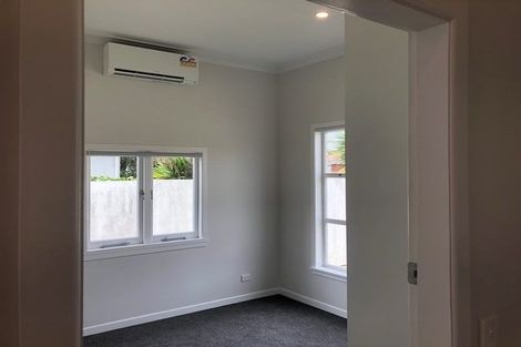Photo of property in 33 Alma Road, Milford, Auckland, 0620